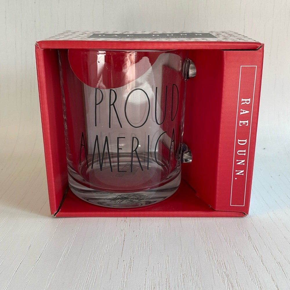RAE DUNN 18 ounce clear glass mug “Proud American”